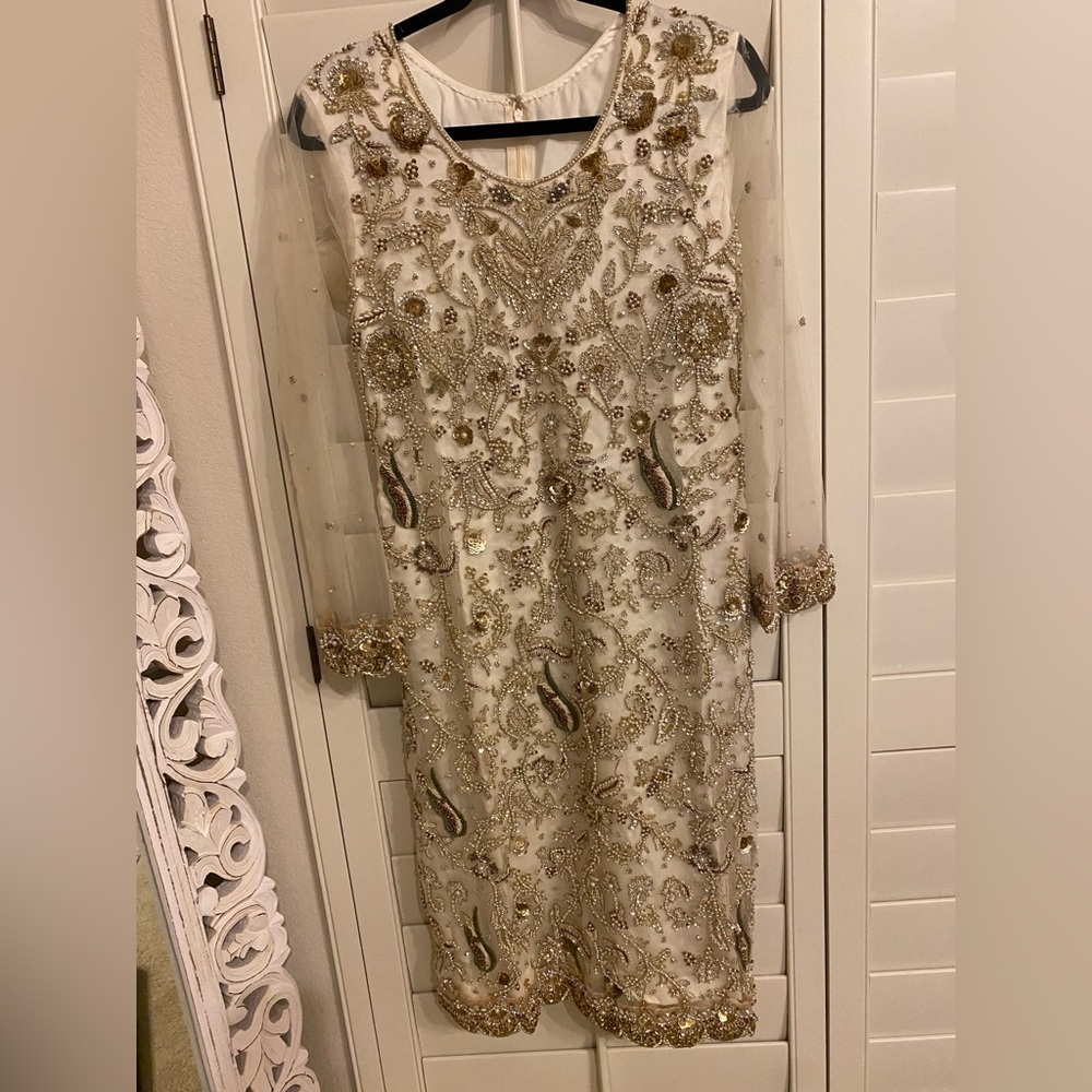 Pakistan Women Formal 3-piece.